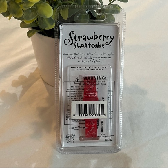 NIP Strawberry Shortcake Watch-Digital Readout-2003 - Picture 5 of 8